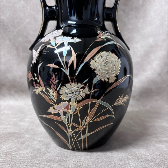 Vintage Made in Japan Black Mini Vase with Hand Painted Flowers *STUNNING* - Picture 3 of 6